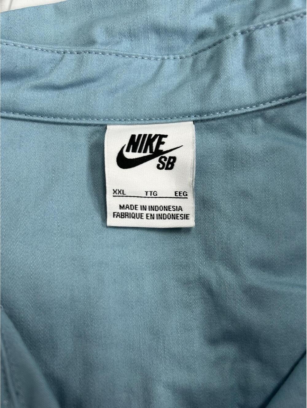 Nike SB Light Blue Skateboarding Button-Up Shirt with Front Pockets - Picture 5 of 6